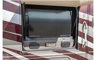 Winnebago Vista 35F (2 toilets / 1.5 bath)