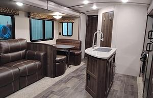 2019 Keystone RV Premier Ultra Lite 34BIPR RV rental photo 7