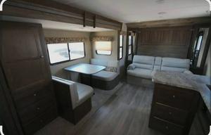 Adventure-Ready Bunkhouse Camper | Sleeps 6