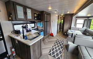 Clubhouse - Ultimate Family Camper