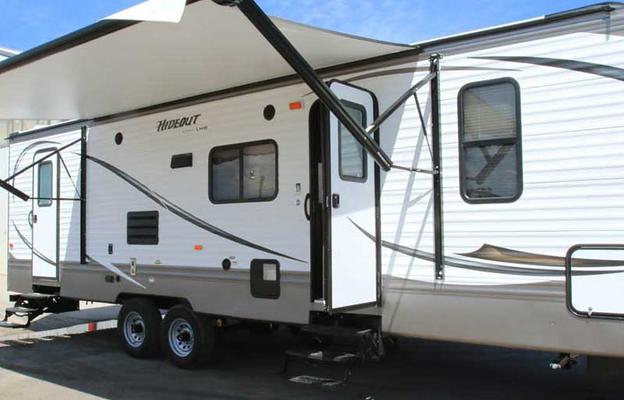 Pet & Family-Friendly 2015 Keystone Hideout 280LHS