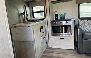 33ft Sunseeker special Bunkhouse Edition - "Sonny"