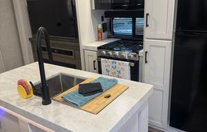 2024 Jayco Eagle 321RSTS RV rental photo 13
