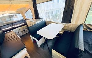 Vintage Pop-Up – 1989 Coleman Laramie