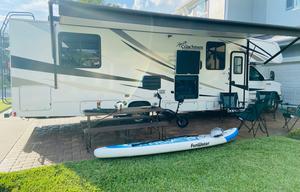 2021 RESORT STYLE RV LIVING !  32 FT Coachman Freelander
