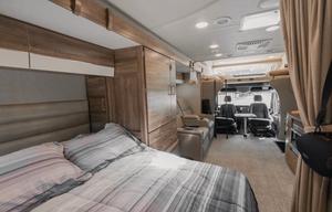 Luxury Mercedes RV – Sleeps 5