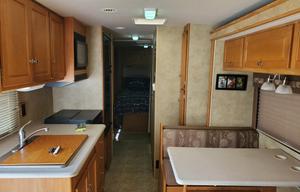 2008 Winnebago Vista 33T