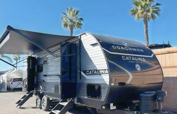 T5 2025 Catalina Legacy Sleeps 10-Premium-Auto LEV