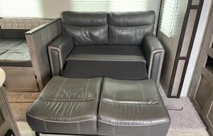 2020 Heartland Wilderness 3250BS RV rental photo 9