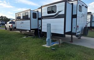Spacious Shasta I-5–Sleeps 10 | Triple A/C & Bunks
