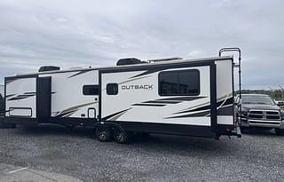 Keystone RV Outback 341RD, Luxurious camping!
