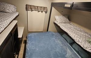 Escape –Spacious and Pet-Friendly Adventure Awaits