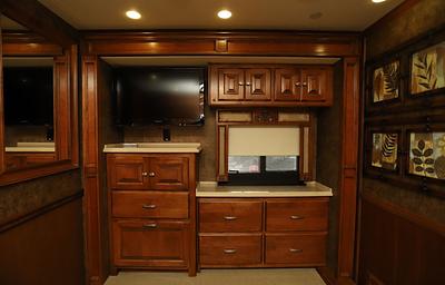 2012 Tiffin Motorhomes Phaeton 40 QBH