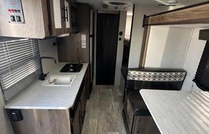 2021 Prime Time RV Avenger 17bhs