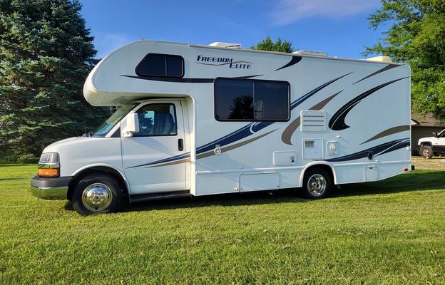 2014 Thor Motor Coach - Freedom Elite 23U