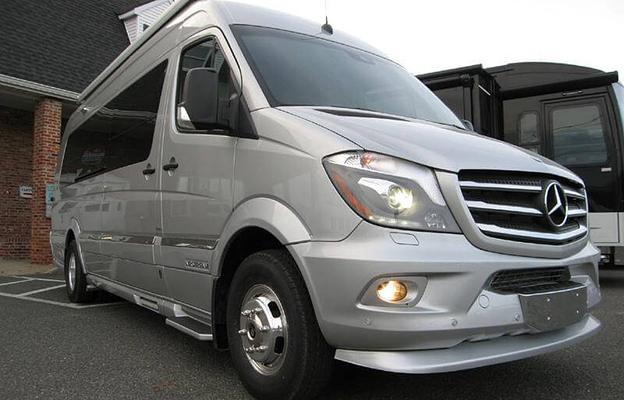 Benz Airstream Luxurious Interstate Grand Lounge