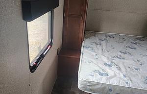 2015 Forest River RV Vengeance Super Sport 31V RV rental photo 5