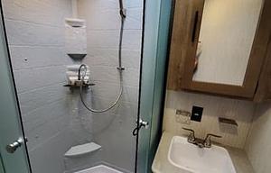 Great kids camper! 2 Baths & Washer! Sleeps 9+
