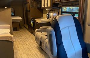 30 Ft Class A Motor Coach - Pets Allowed
