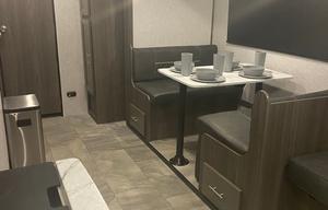 2021 Kodiak Ultra-Lite w/ separate bunk house