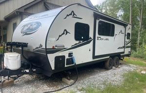 23 Cherokee Grey Wolf - Black Label Travel Trailer