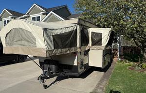 2014 Forest River Rockwood w/Heat, AC, and Toilet!