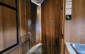 Clean & Comfy 2016 Coachmen Leprechaun 26DS