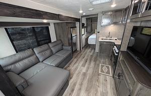 Starcraft Autumn Ridge | Comfy Modern Camper