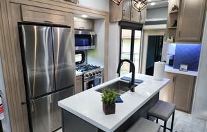 2023 Grand Design Momentum 399TH-R