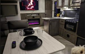 2022 - Sleeps 10! Delivery Available!!