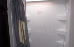 32 ft SMART HOME CAMPER WiTH HOT TUB & MESAGE CHAiR