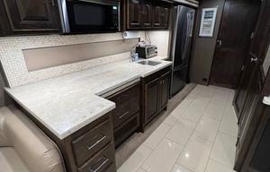 Luxury Coach - Quiet Diesel Pusher - Starlink