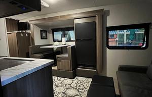Komodo Kampers RV Rental-Sonic