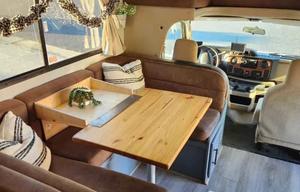 Modern Remodeled RV! Gateway to Sequoia, Sleeps 5