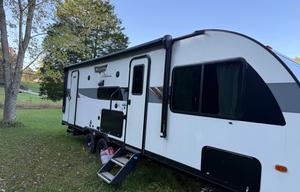 2024 Wildwood Bunkhouse – Sleeps 6, Starlink, Solar, Pets OK