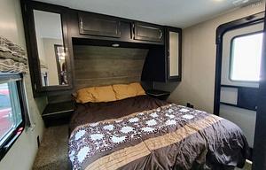 Family Friendly 10 Person with Outdoor Items