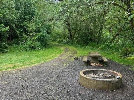 Rocky Bend Group Site, Loop: