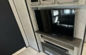 Luxury Family Camping with two full bathrooms!!