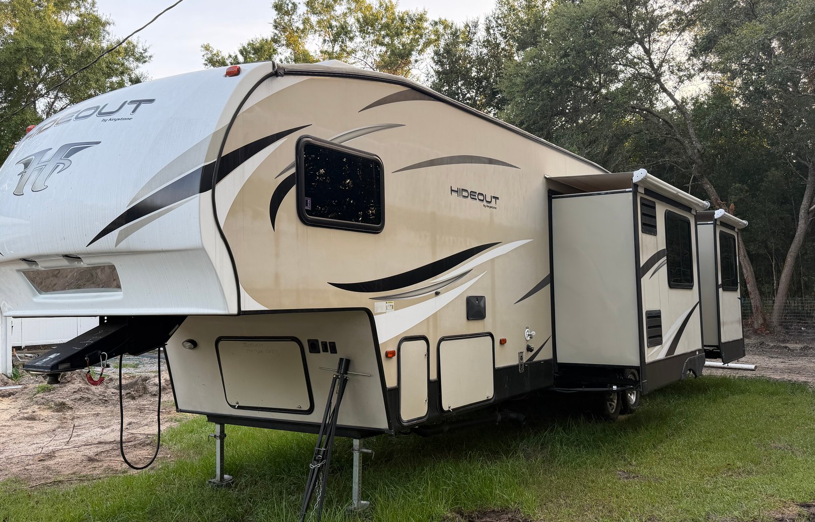 2018 Keystone Hideout 315RDTS – Near Boat Launch
