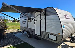 2024 Coleman 17B - Simple Family Fun