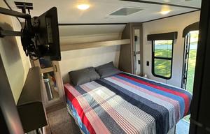 Keystone Hideout 29DFS Bunkhouse