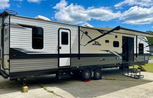2023 Jayco - 2 Bdrm - KING bed! *Delivery Only*