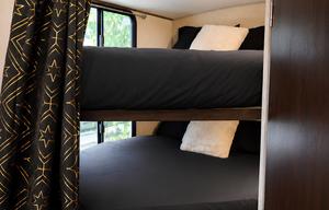 Spacious Bunkhouse - Pet Friendly - Off Grid