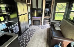 Spacious toy hauler