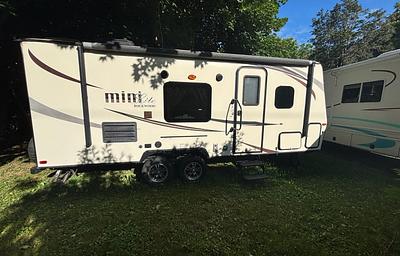 Freedom in this Forest River Camper