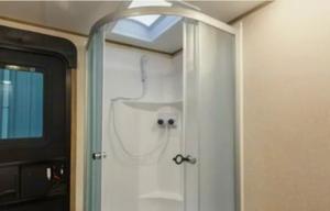 The Easy Camp | Fully Stocked|Sleeps 6–8|2 Bedroom