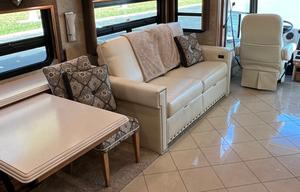 Itasca Meridian 36' Luxury Diesel