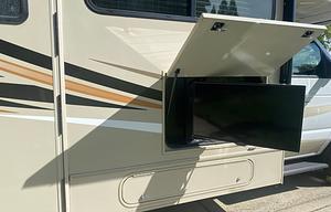 2019 Winnebago Minnie Winnie 31G *Pet Friendly!*