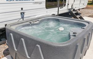 Fins and Feathers Retreat! Site Included! Hot tub!