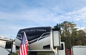 2020 Reflection 28BH RV rental photo 21